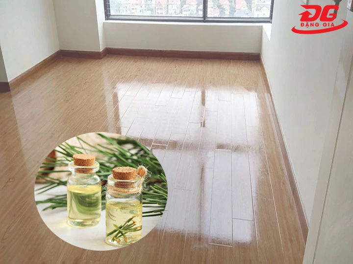 đánh bóng sàn gỗ bằng dầu thông
