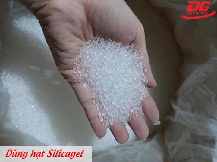 Tủ chống ẩm dùng hạt Silicagel