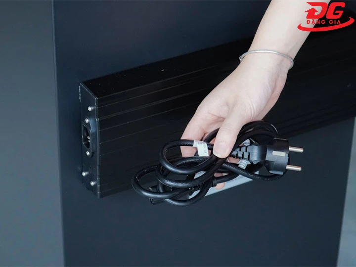 Kết nối nguồn điện tủ chống ẩm