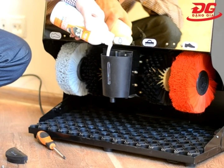 Máy đánh giày Sico XLD-DX1 có hộp chứa xi lớn