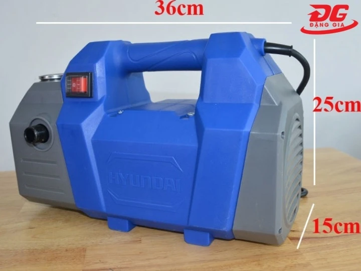 máy rửa xe Hyundai HRX815 1500W thiết kế nhỏ gọn