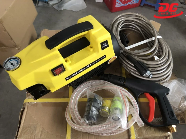 Máy rửa xe mini gia đình Kumisai KMS Q7 nhỏ gọn