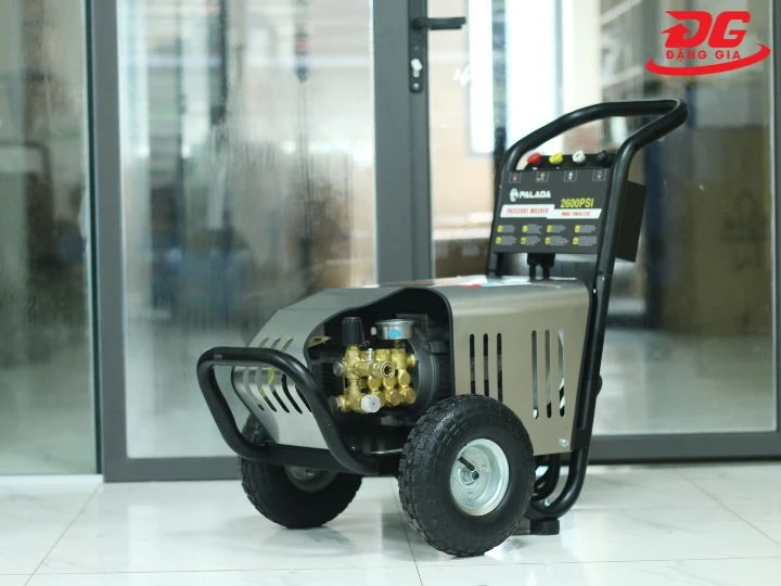 Máy rửa xe Palada dễ lắp đặt