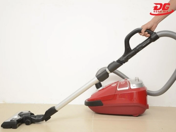 Cách dùng máy hút bụi Typhoon