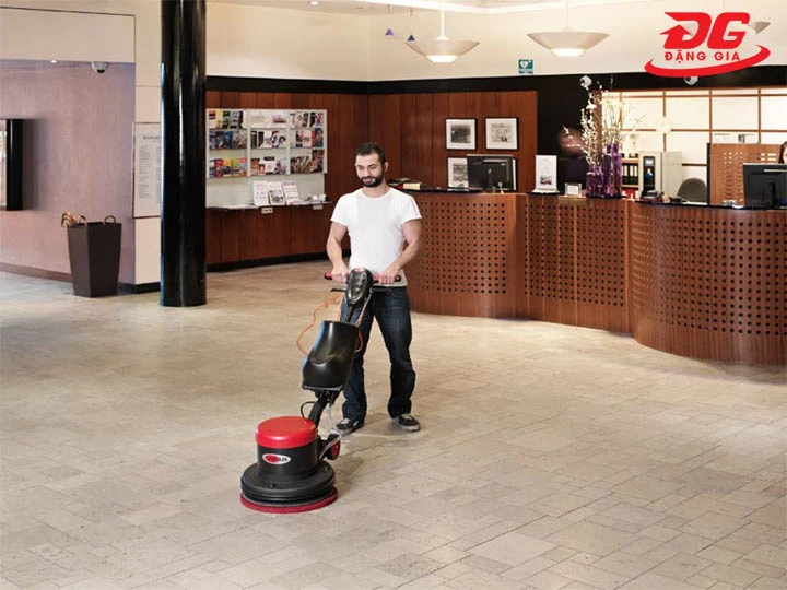 máy chà sàn Viper dễ sử dụng