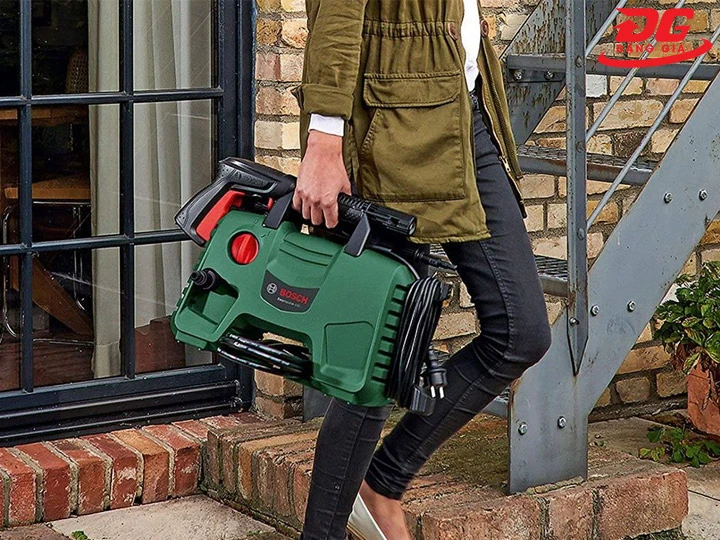 Máy rửa xe Bosch Easy Aquatak 110 1300W nhỏ gọn