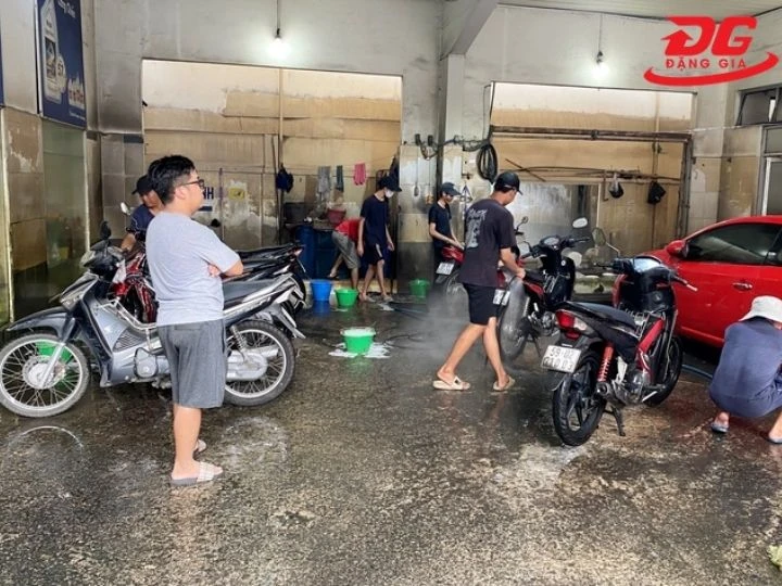 Máy rửa xe yếu khiến dịch vụ rửa xe xuống cấp