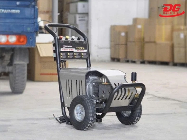 Máy rửa xe Kumisai cao áp