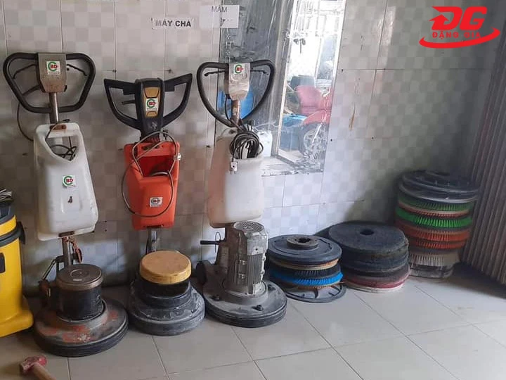 Thanh lý máy chà sàn cũ