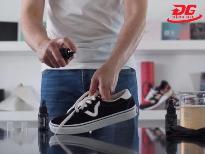 Hướng dẫn cách vệ sinh giày Vans: Nhanh, Giữ form, Bền màu