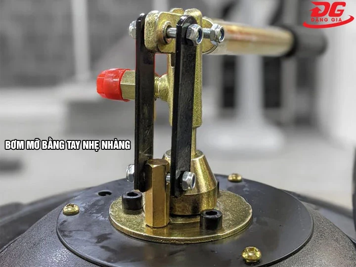 Máy bơm mỡ bằng tay Kocu GZ-6S nhẹ nhàng