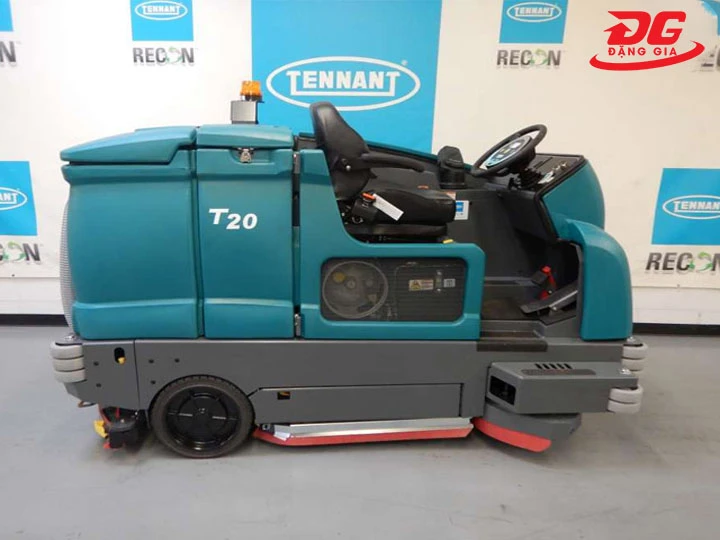 Máy chà sàn ngồi lái Tennant T20