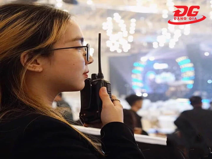 Bộ đàm dùng trong các hoạt động truyền thông, sự kiện lớn