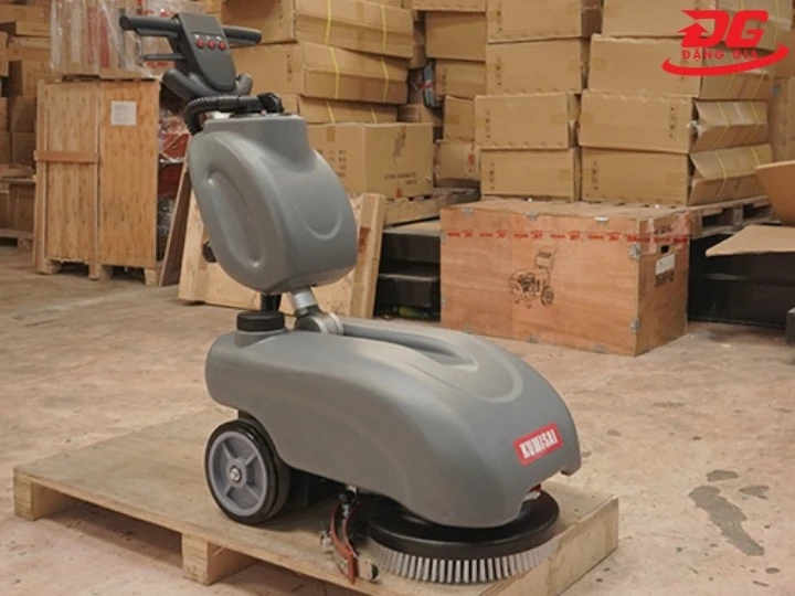 máy chà sàn mini Kumisai KMS-202 vận hành êm ái