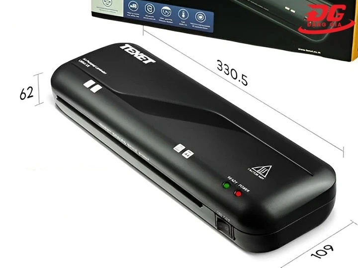 Máy ép plastic LMA4-VX có thiết kế gọn nhẹ