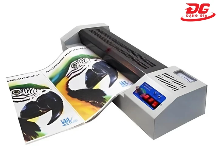 ưu điểm của máy ép nhựa YT 460