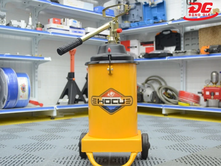 Máy bơm mỡ Kocu bằng tay