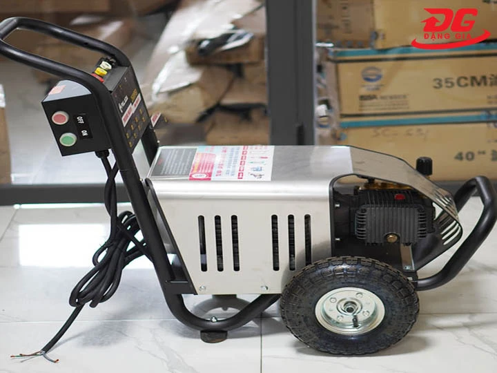 máy rửa xe Palada 15M26-3.7S2 thiết kế đẹp