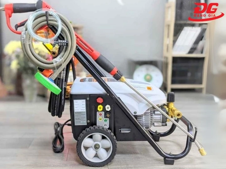 máy xịt rửa cao áp Lutian LT-16MC hiệu suất cao