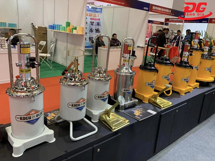 Mua máy bơm mỡ Kocu