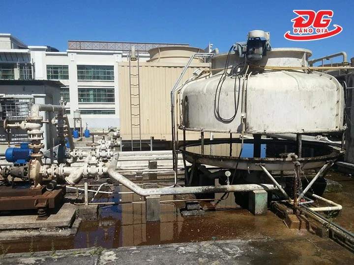 tháp giải nhiệt bị hỏng