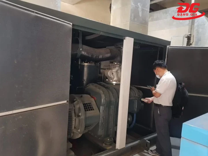 Check kỹ máy nén khí và vệ sinh thường xuyên