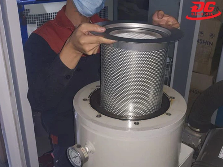 Lọc tách dầu giữ khí đầu ra tinh khiết