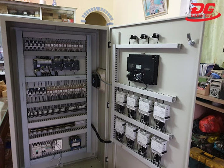 Lỗi máy nén khí trục vít trục trặc điều khuyển trung tâm