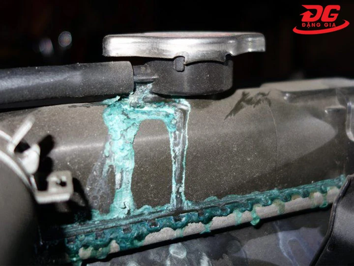 Lỗi máy nén khí trục vít dò rỉ nước