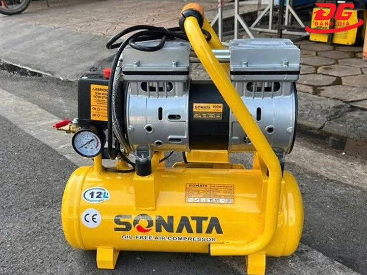 Máy nén khí 12L chạy êm