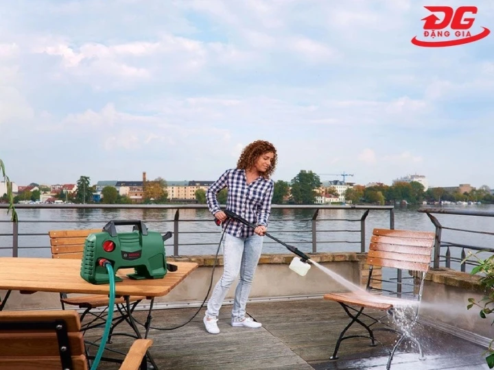 sử dụng máy rửa xe Bosch AQT 100