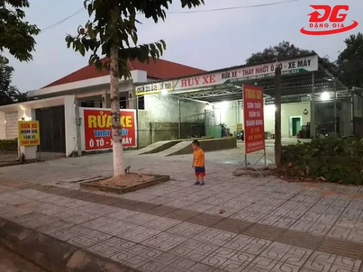 Rửa xe Quảng Nam Huy Xe bình dân