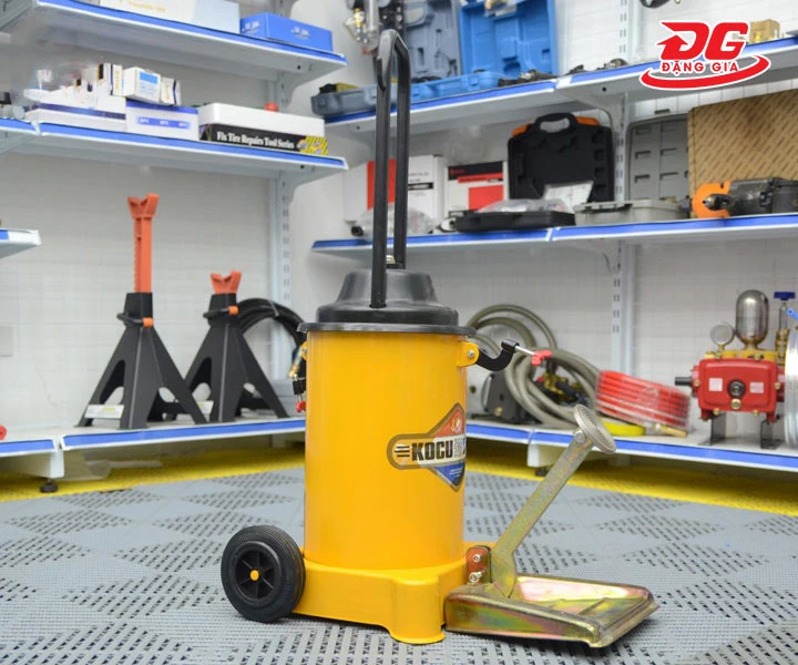 Máy bơm mỡ bằng chân