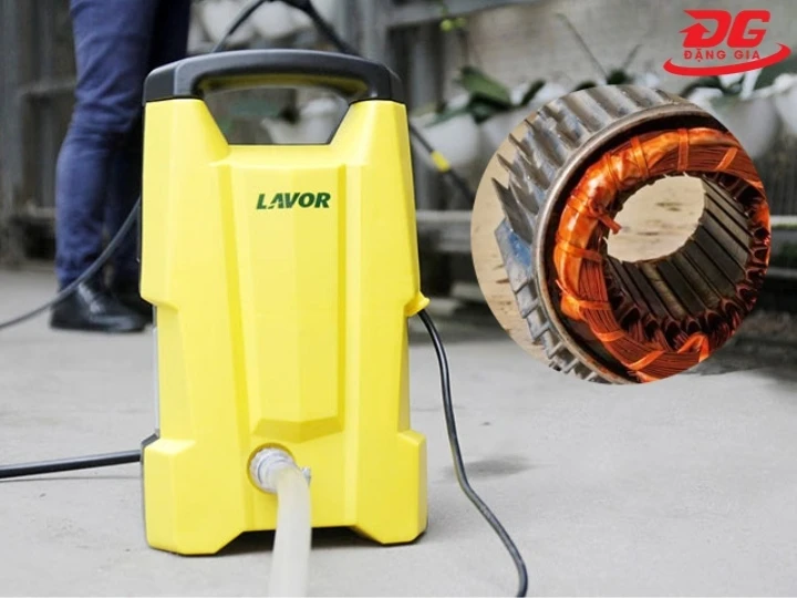 Máy rửa xe Lavor SMART 120 sử dụng motor chổi than