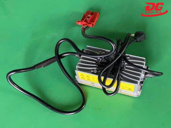 Cách bảo quản bộ sạc máy chà sàn