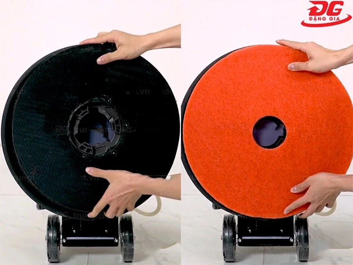 Cách tháo lắp pad chà sàn