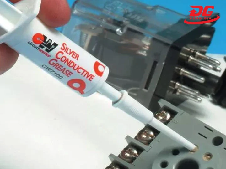 Kiểm tra khả năng dẫn điện và chống oxy hóa