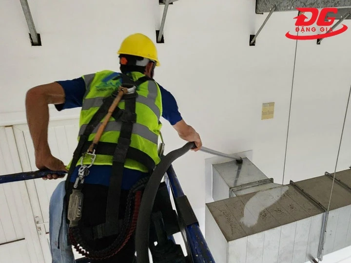 Làm sạch chuyên sâu sạch sẽ mọi ngóc nghách