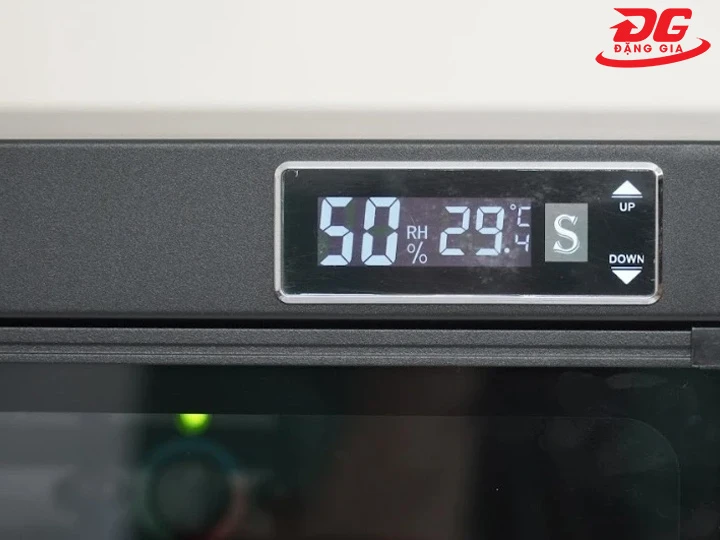 màn hình tủ chống ẩm Akalai