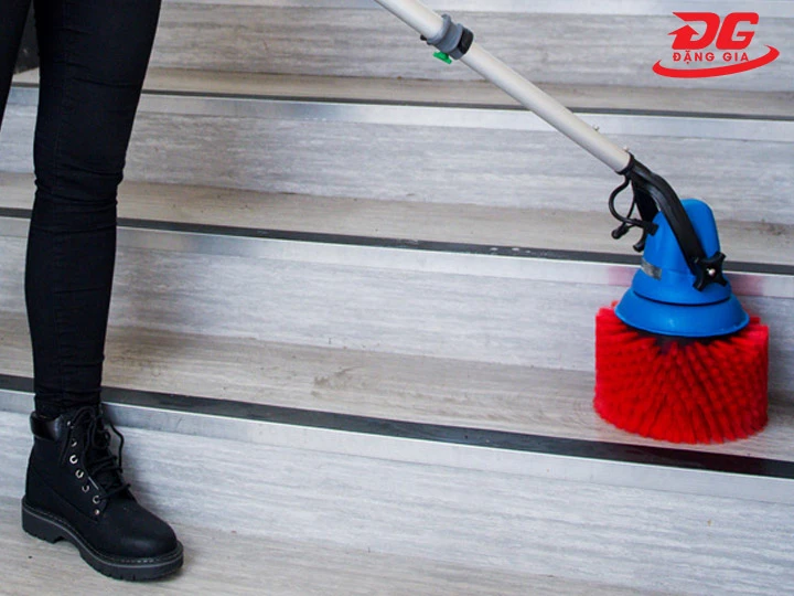 máy chà sàn mini Motor Scrubber dễ sử dụng