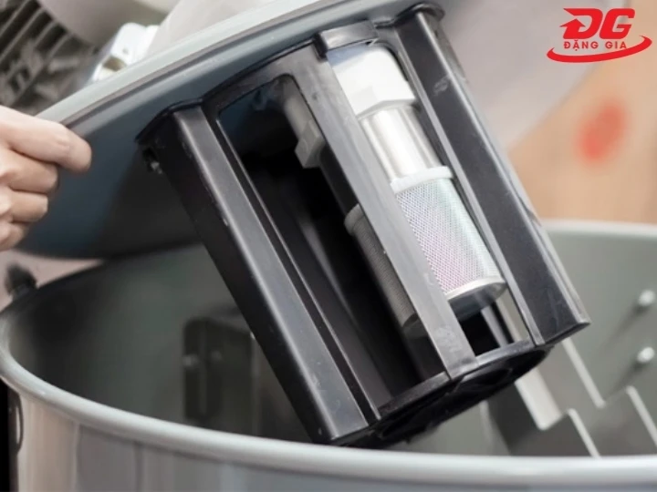 Máy hút bụi công nghiệp Kumisai KMS 603T dung tích lớn