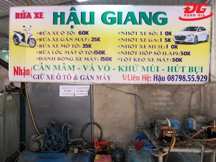 Rửa xe quận Tân Phú Minh Hùng giá tốt