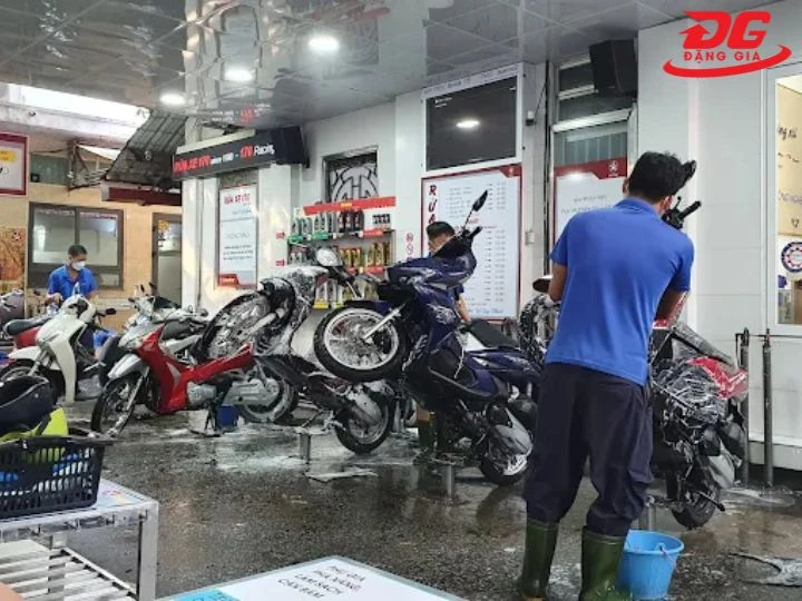 Tiệm rửa xe máy Tp.Hcm Sonax