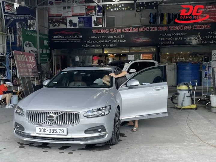 Tiệm rửa xe Quảng Ninh Trường Chinh