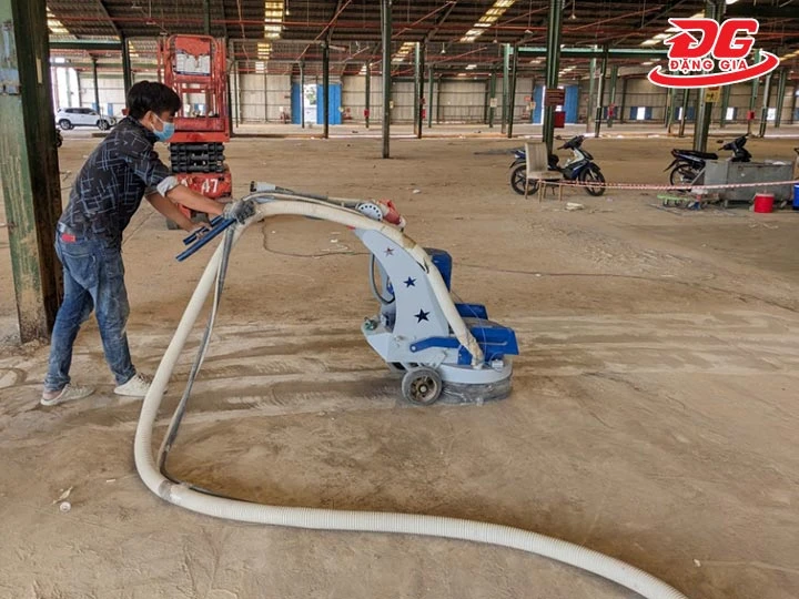 hiệu suất vận hành máy chà sàn kém