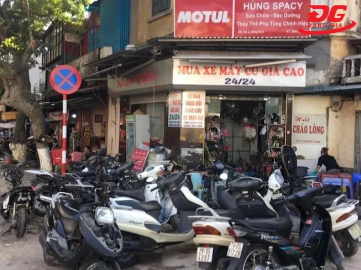 Tiệm rửa xe Ba Đình Hùng Spacy