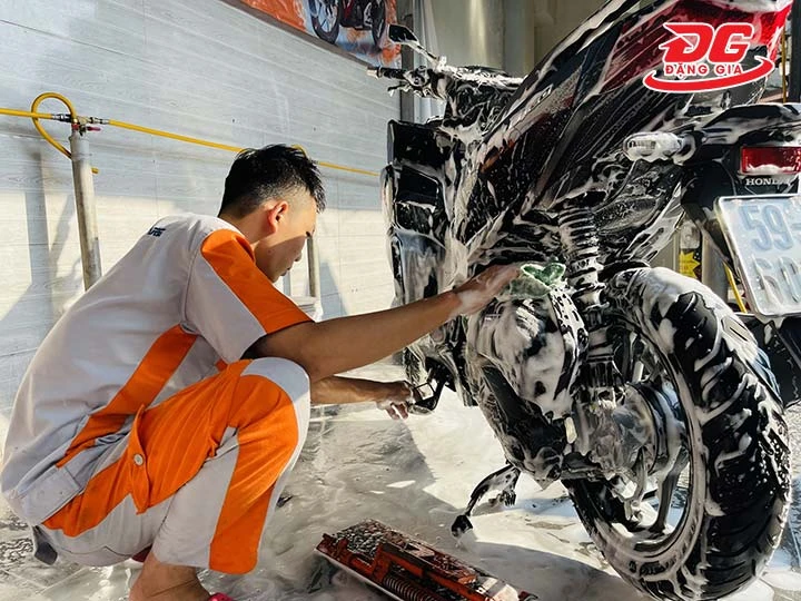 Rửa xe ô tô xe máy Thắng Bé 24H