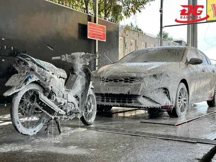 Dịch vụ tại tiệm rửa xe ô tô - xe máy 348 Bình Phước