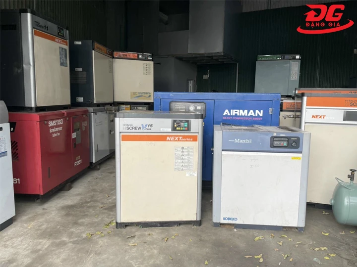 Giá máy nén khí trục vít cũ