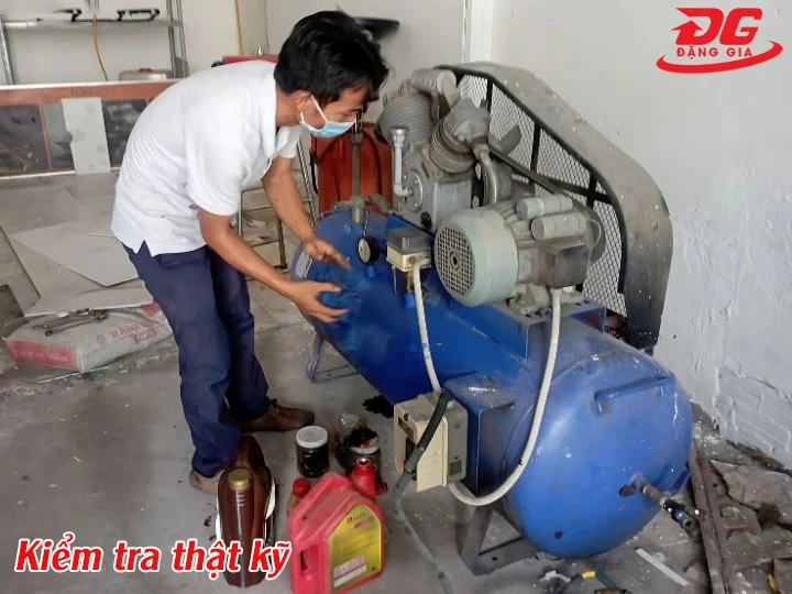 kiểm tra máy nén khí cũ